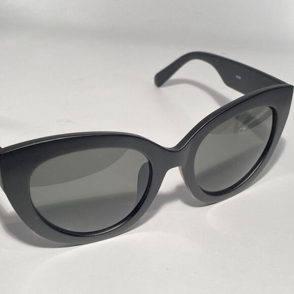 0730 Oversized Round Cateye Sunglasses Matt Black New - Picture 6 of 8